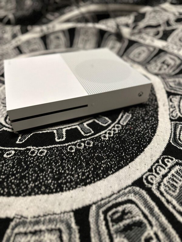 Xbox One S 500GB - Weiß – Bild 2