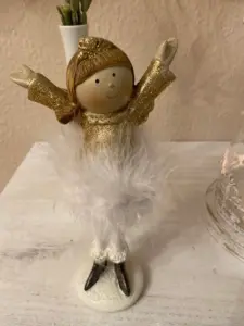 Engel Figur mit Plüsch Kleid