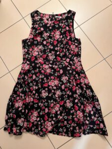 Rotes und schwarzes Damen-Blumenkleid ORSAY