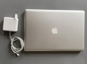 Apple MacBook Pro i7