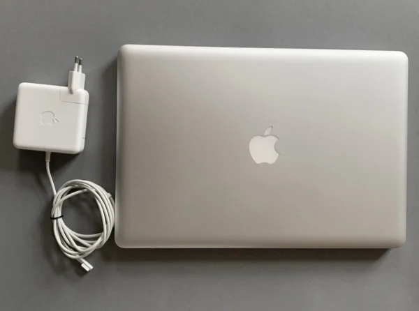 Apple MacBook Pro i7 – Bild 2