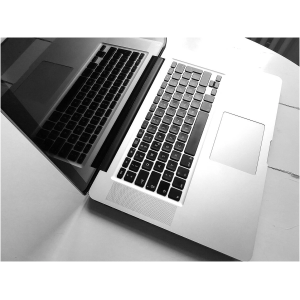 Apple MacBook Pro i7